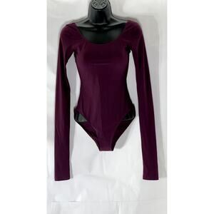 Women's Long Sleeve Scoop Neck Bodysuit - Plum